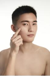 有毛囊炎的男生用什么剃须刀,毛囊炎感染了涂药膏有用吗