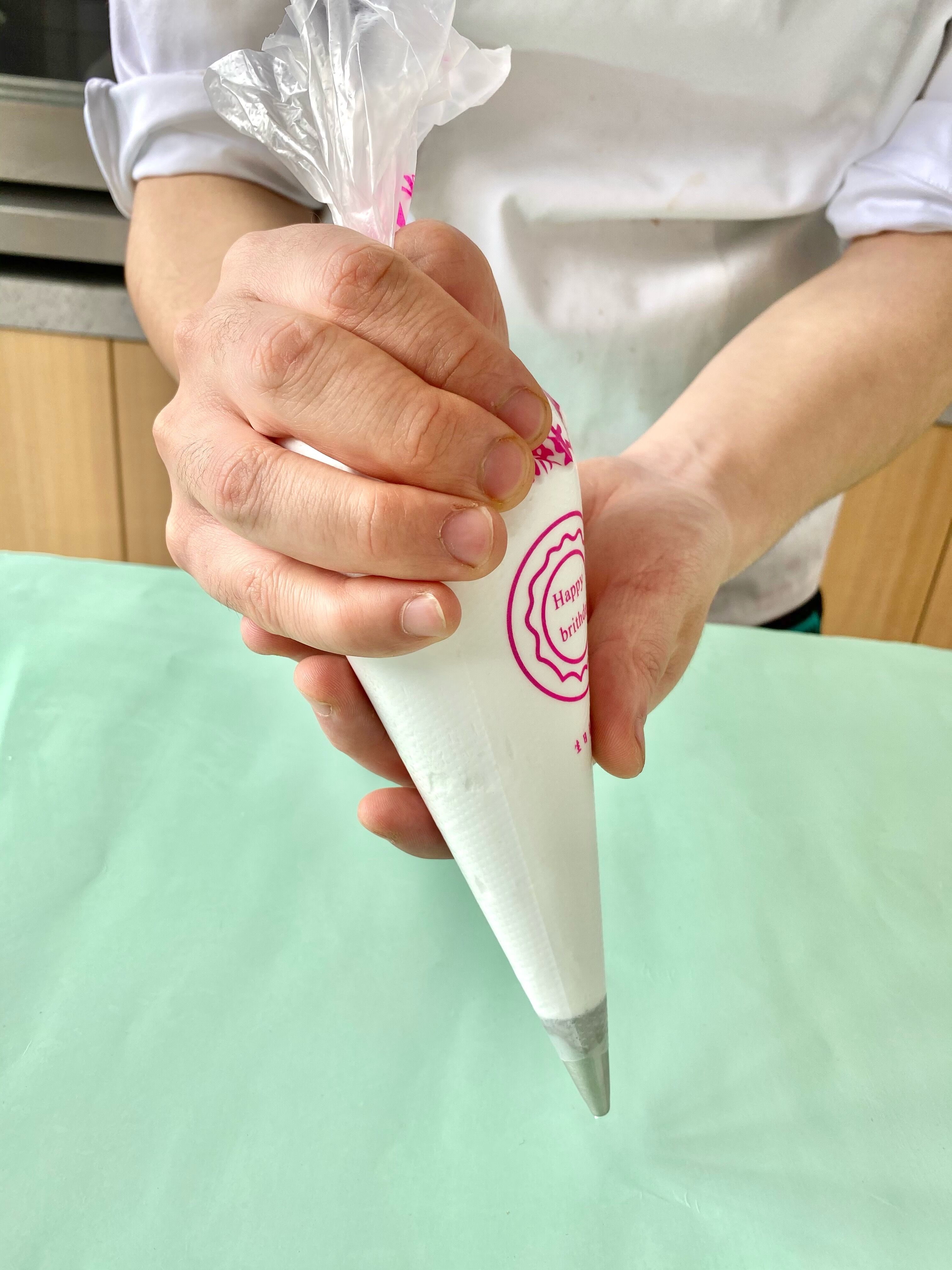 动物奶油裱花基础知识和手法,巧克力蛋糕裱花基础手法