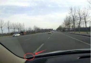 新手开车容易压线怎么办,新手开车老是觉得压线怎么办