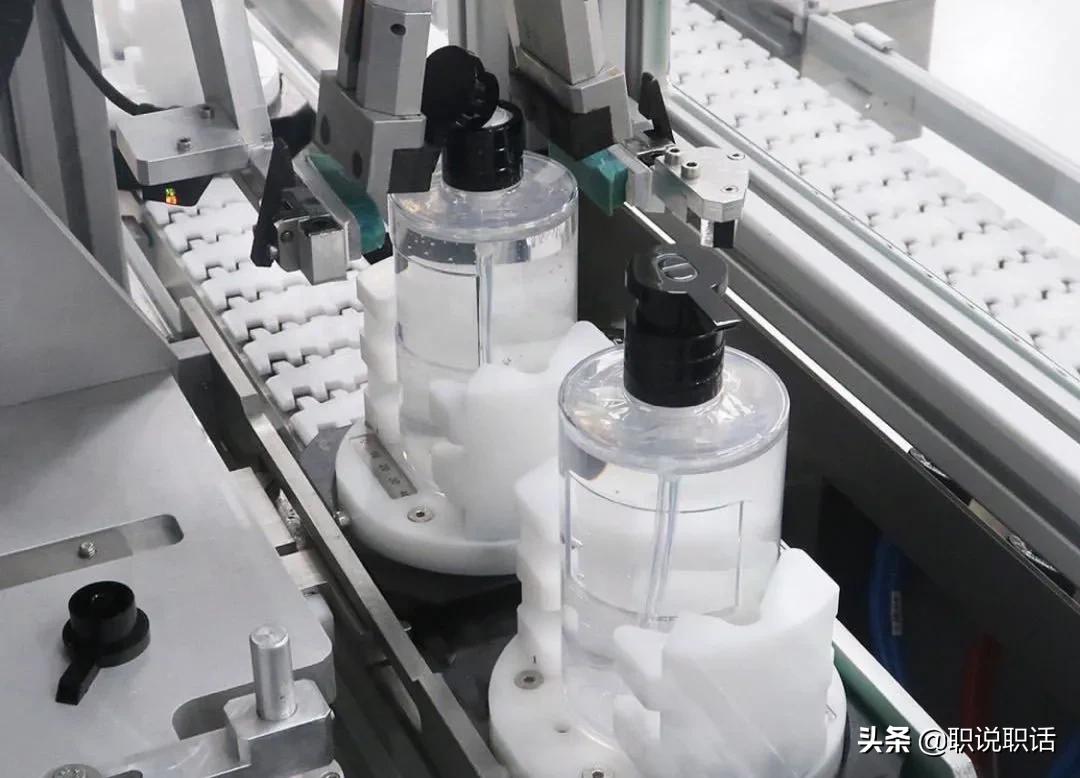 *博兰**基尼口罩、苹果面具、迪奥洗手液、戴森呼吸机大牌跨界这样干