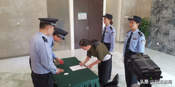 女红通投案新闻最新,红通女犯被遣返回国投案自首