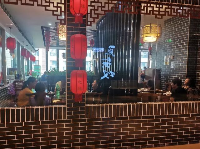 “逛吃”“嗨购”“扭蛋”……美利广场奇遇记