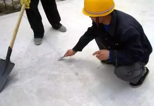 旧屋面防水翻新施工报价清单,坡屋面防水卷材正确施工方法