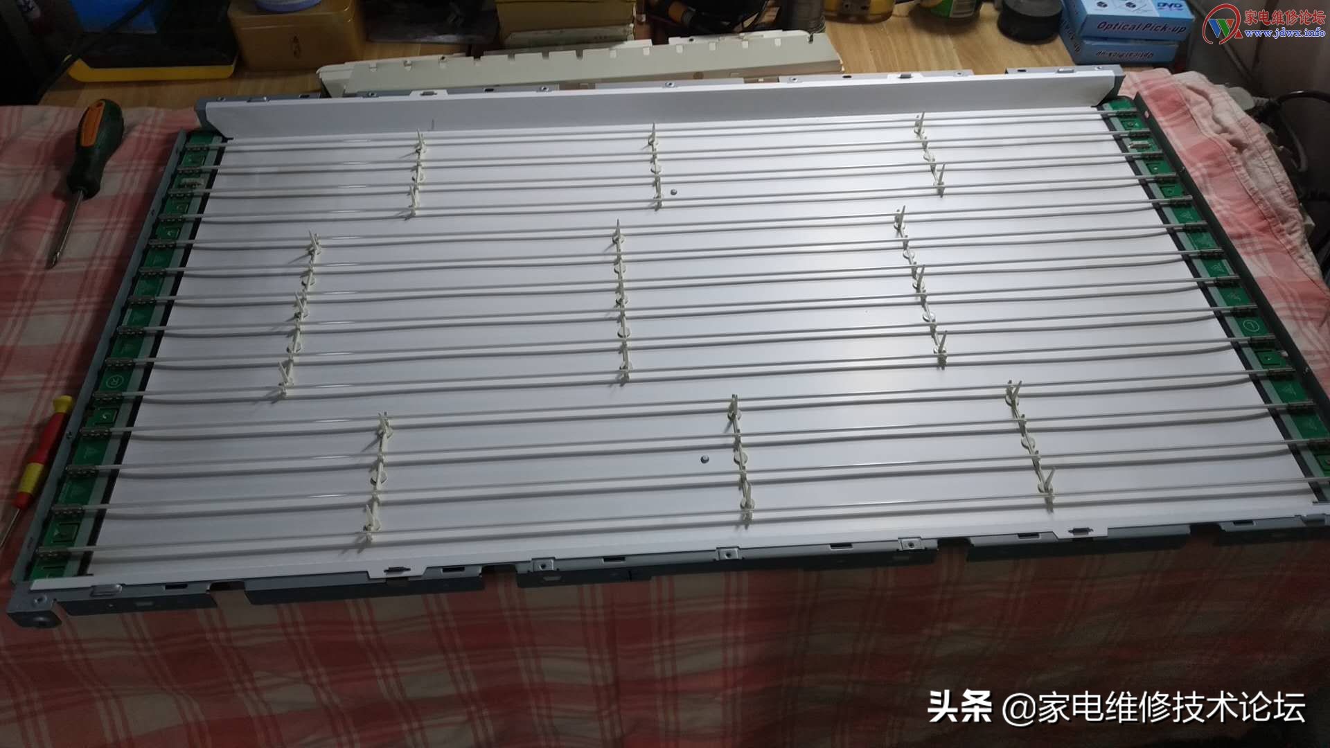 37寸长虹电视不亮,长虹电视37寸换背光灯