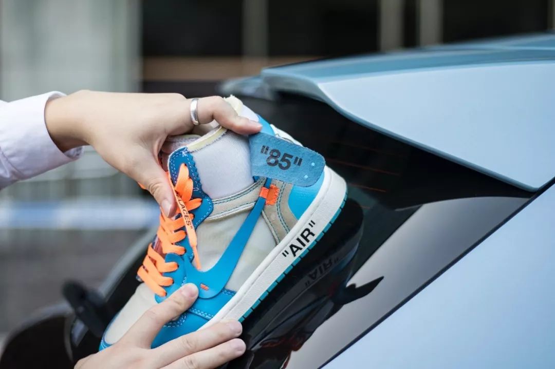 潮鞋与潮车是如此般配,90后年轻人就爱这一口