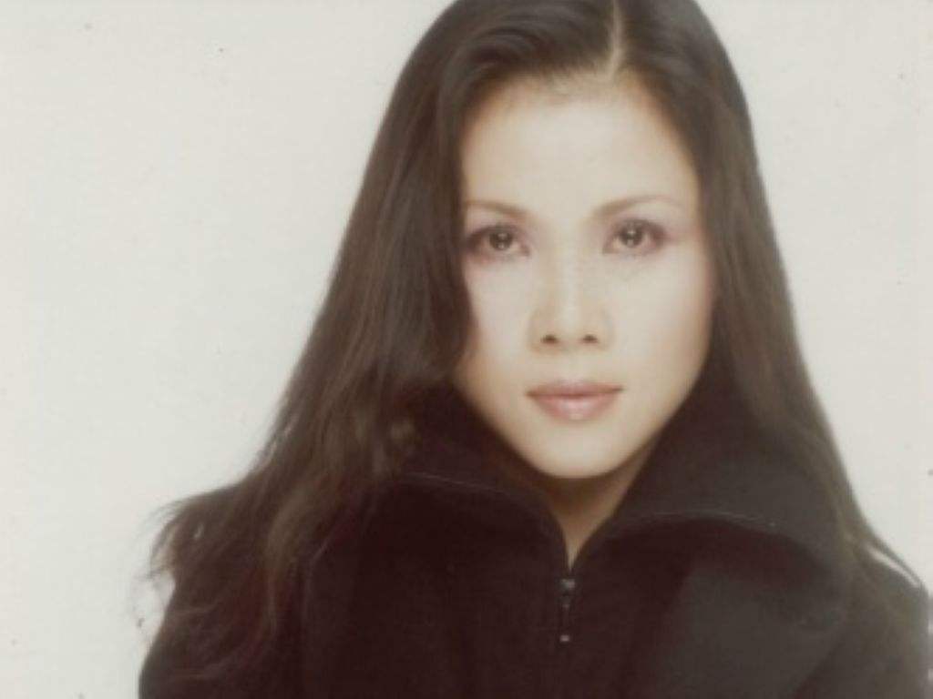 未婚先孕二嫁富豪，恩师偏心王菲说她傻，乐坛一姐那英经历了啥？