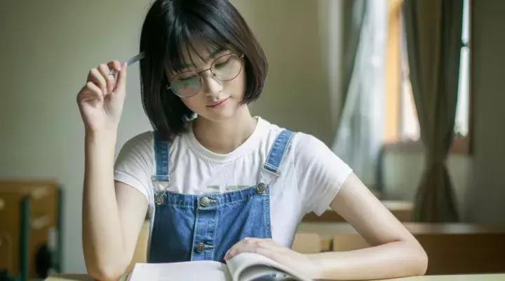 学生时期怎么谈恋爱,学生谈恋爱应该怎么教育