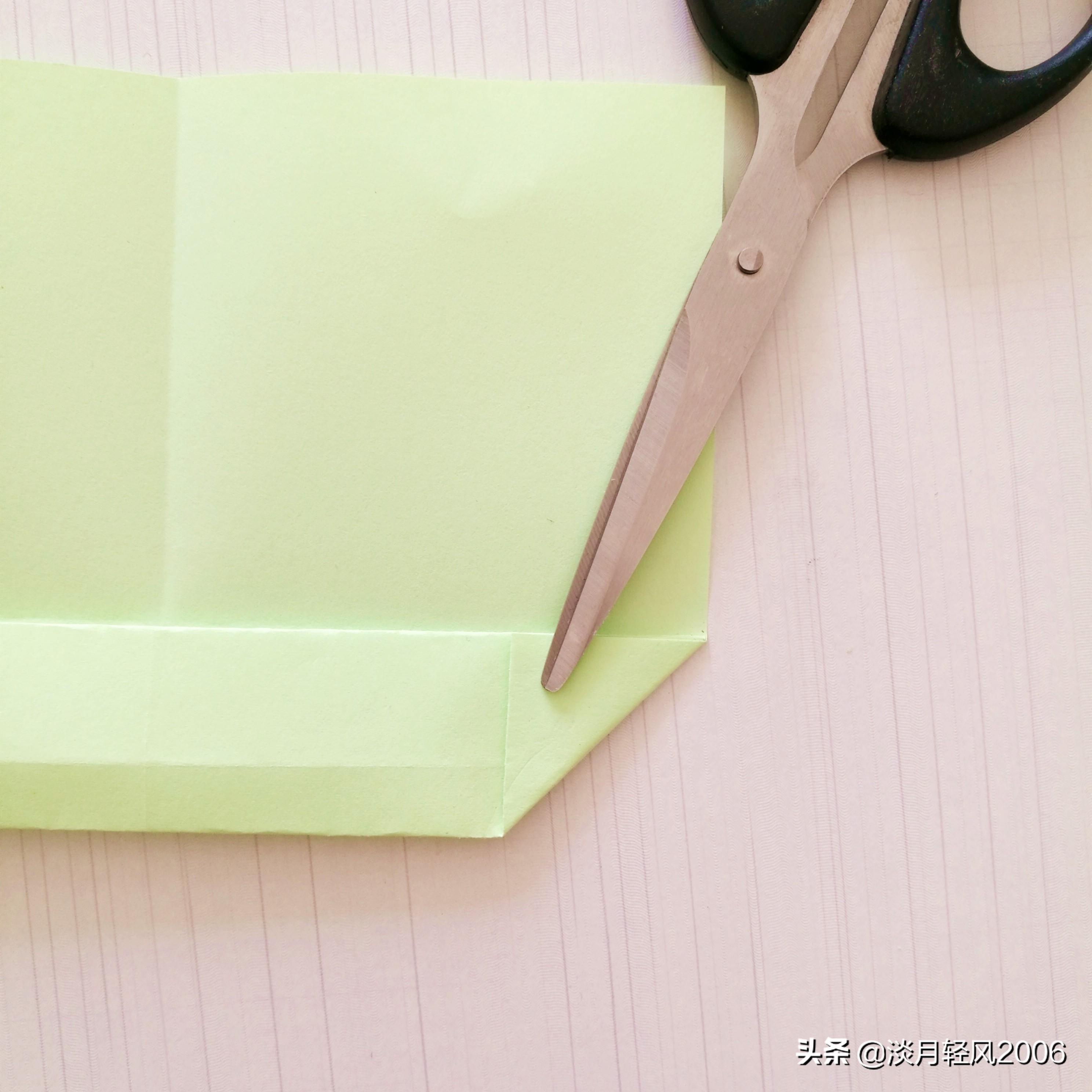 幼儿园手工折纸信封超简单,用正方形折纸做信封