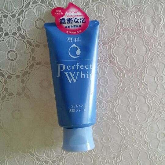 沐浴露洗面奶哪个清洁力更强,洗脸肥皂好还是洗面奶好