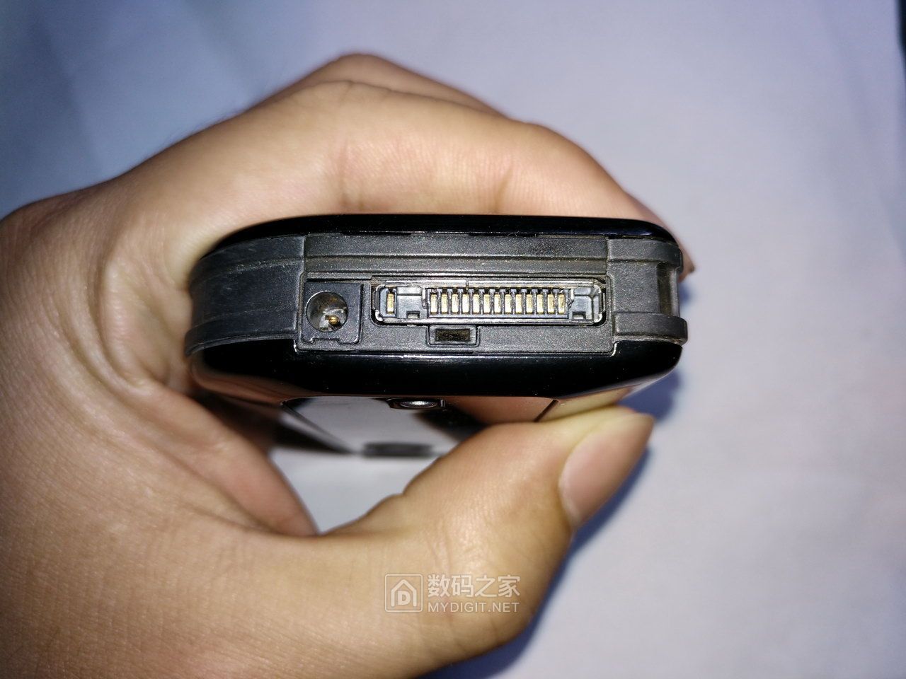 十五年前的直板机皇诺基亚NOKIA7610拆解，时代艳惊四座的设计！