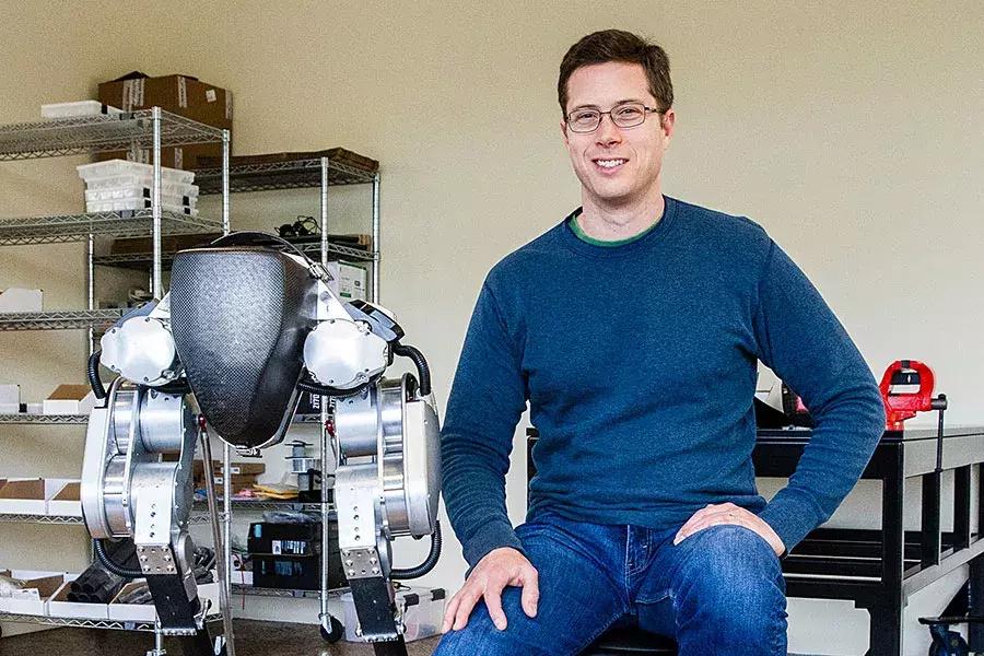 让“鸟人”帮你送包裹？机器人Cassie和Digit挑战波士顿动力Atlas