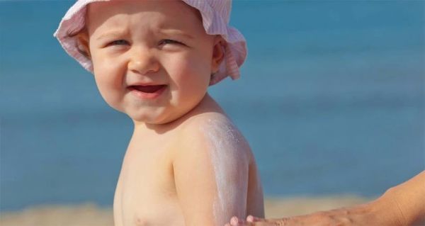 宝宝脖子上的痱子起脓包,痱子发红是快好了吗