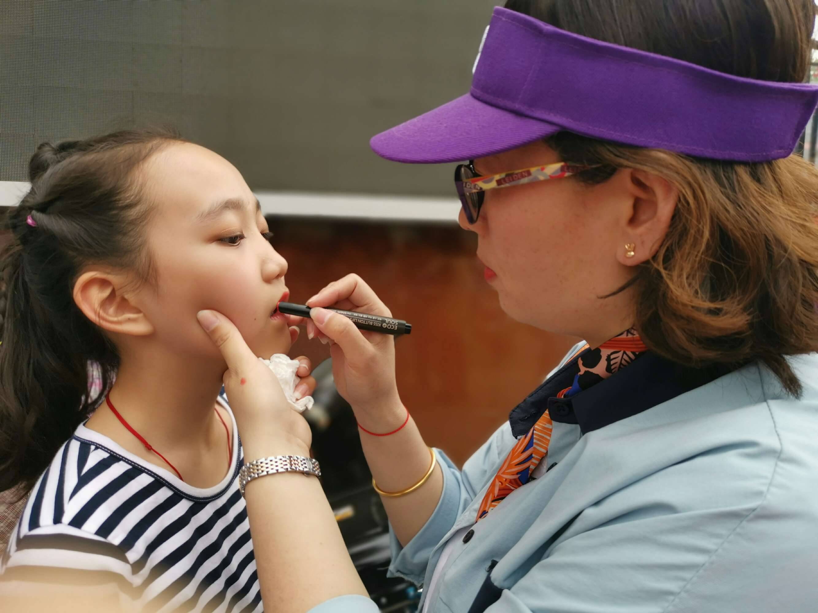 灏忓缁忓吀璇佃娲诲姩鍦嗘弧钀藉箷,灏忓瀹岀編鏀跺畼鍥炲繂鎴愰暱鍘嗙▼