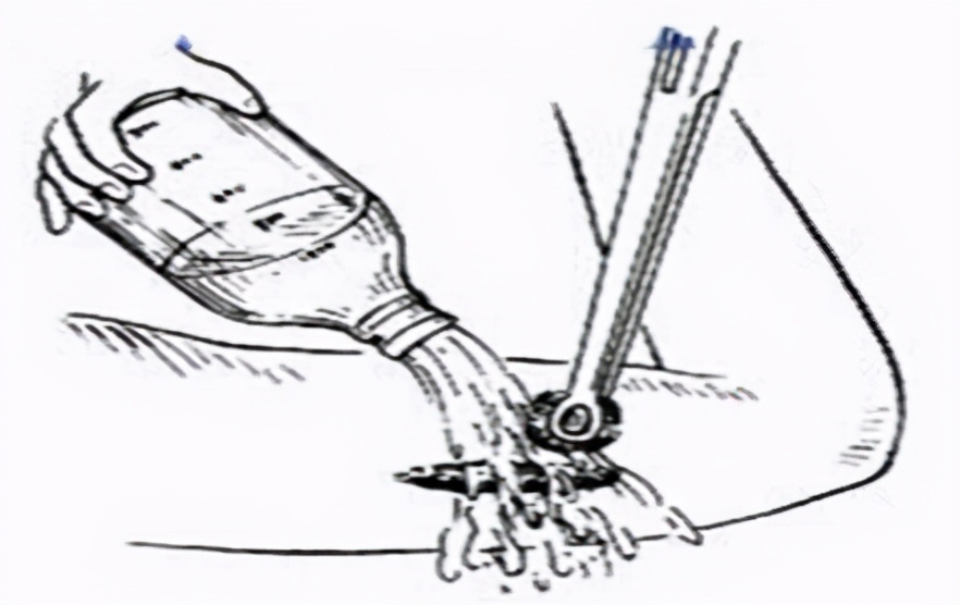 皮肤擦伤有渗出液,皮肤擦伤涂什么药