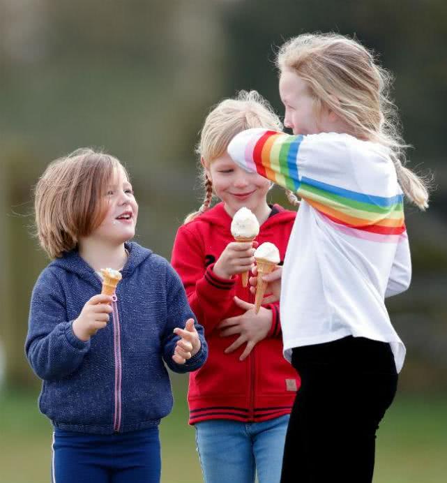 英女王其他几个子女靠什么生活,英女王最宠爱的曾孙女