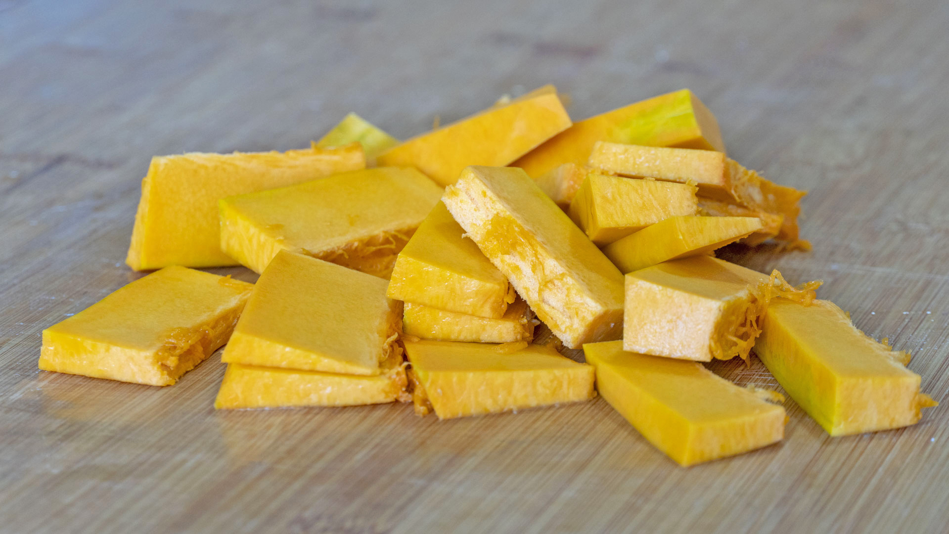 软糯香甜的南瓜饼超简单,好吃的南瓜饼老人孩子都抢着吃