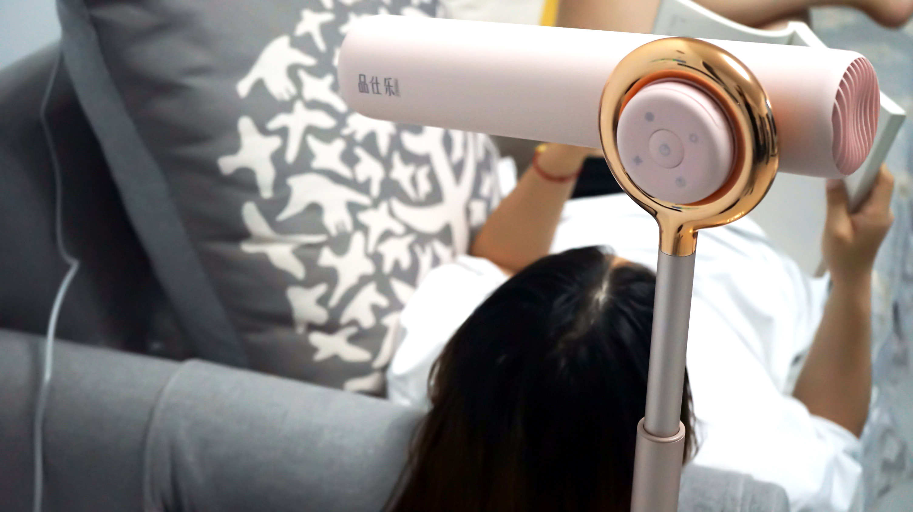 比戴森高档很多的吹风机,比戴森性价比高的电吹风