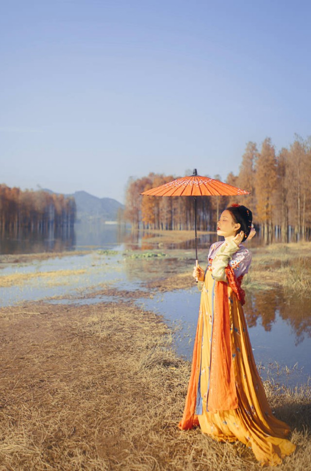 浓似春云淡似烟七绝,七绝二首春韵