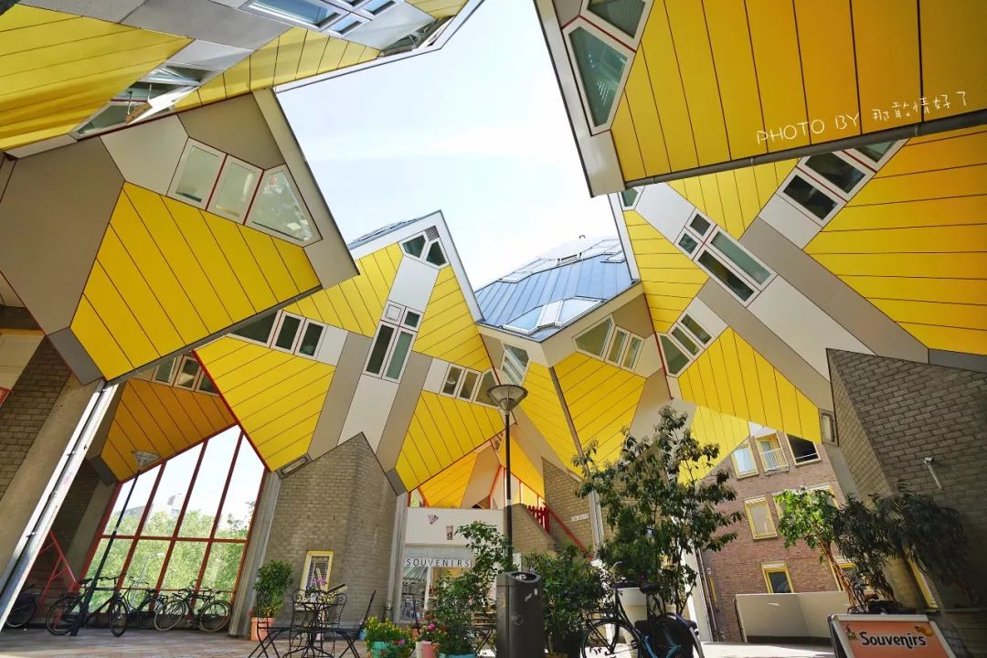 鹿特丹大厦侧面视角,鹿特丹奇异建筑