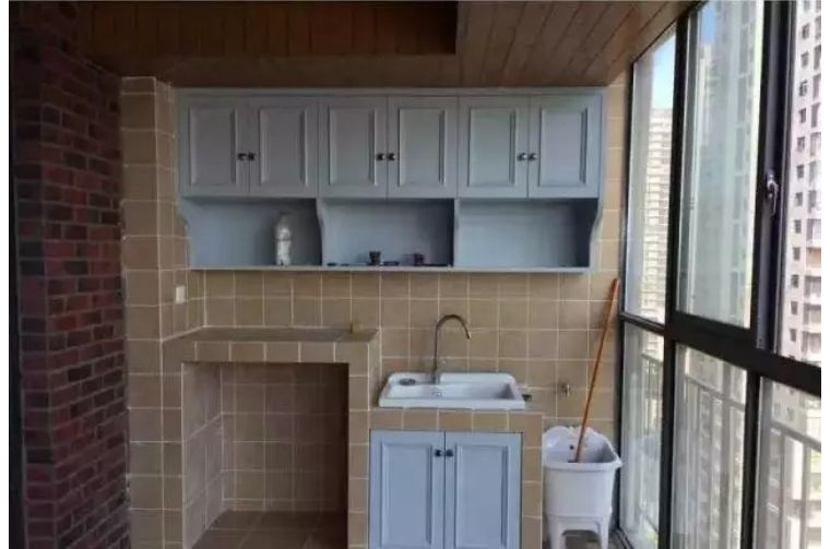 阳台上有必要安装拖把池吗,阳台弄拖把池实用还是洗手池实用