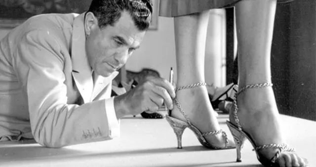 林允菲拉格慕全球品牌代言人,林允代言的香水