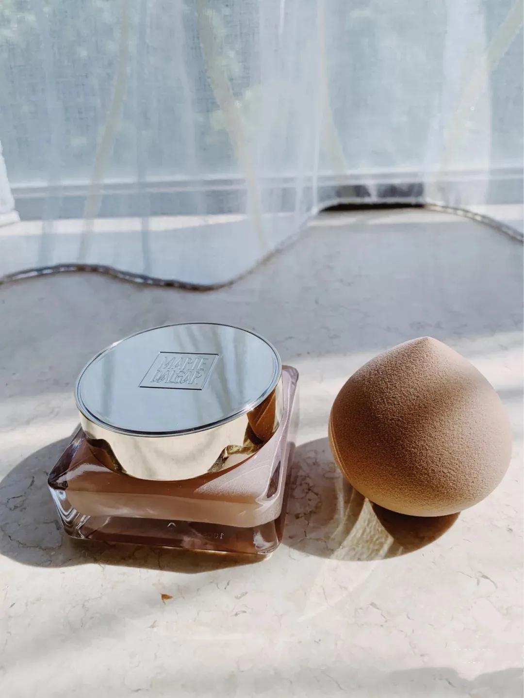 巴黎欧莱雅适合混油皮的粉底液,混油皮阿玛尼无痕持妆粉底液评测