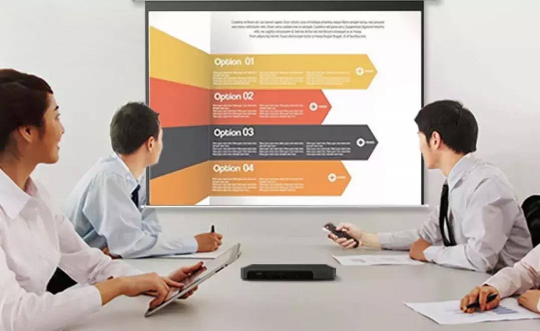 观影神器便携式家用投影仪推荐,智能投影仪家用超高清家庭影院