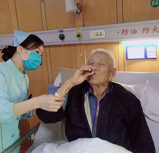 山东医护人员插胃管,诸城市人民医院插胃管