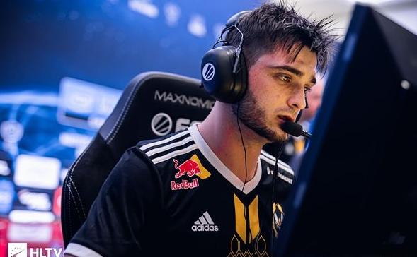 小蜜蜂轮换阵容发威势如破竹，CSGO第六人或成主流