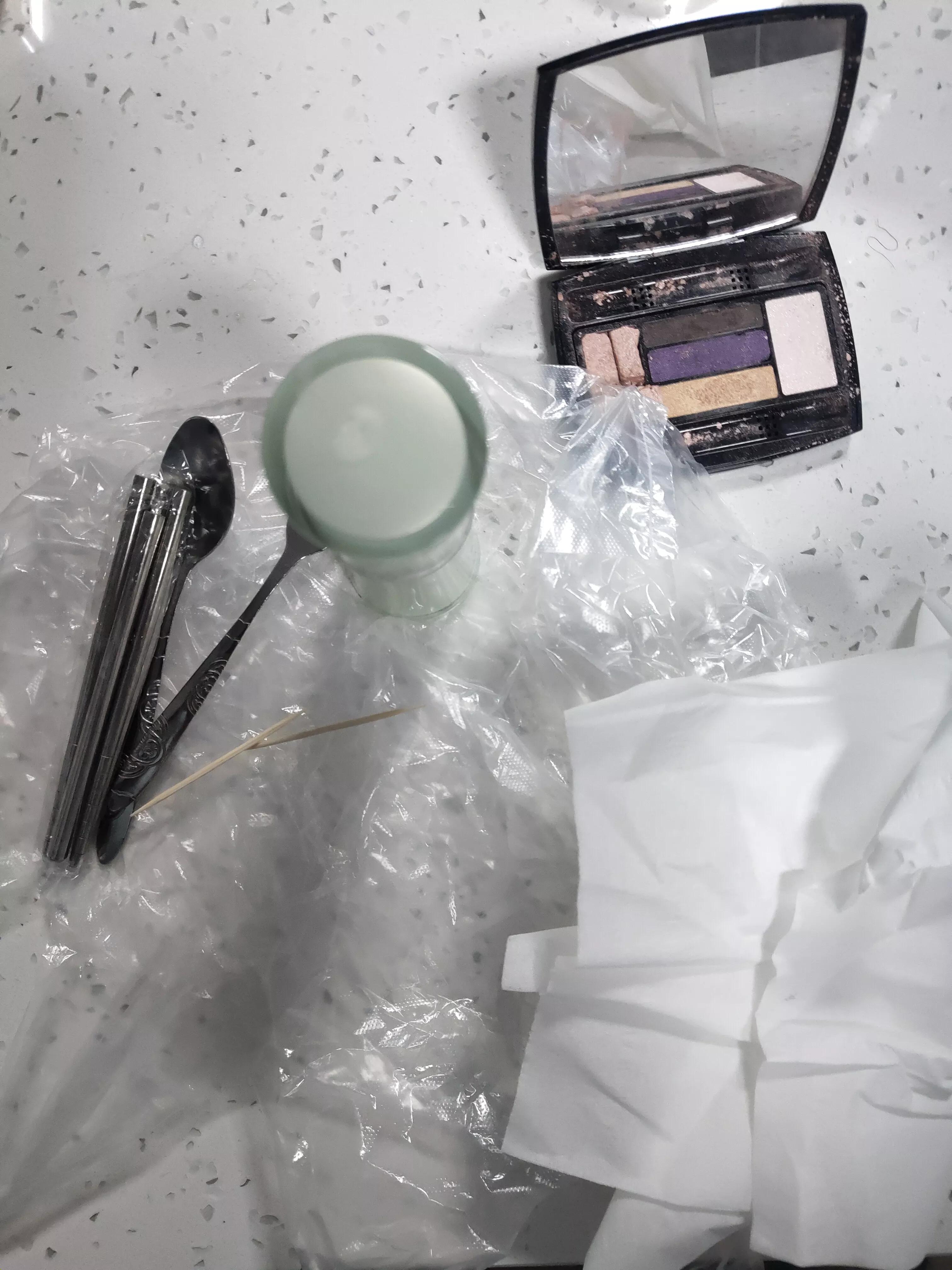 兰蔻眼影盘碎了,兰蔻眼影怎么修复