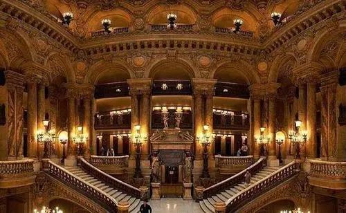 总统花了3.8亿欧元终于确认，法国人对日本漫画爱得多疯狂