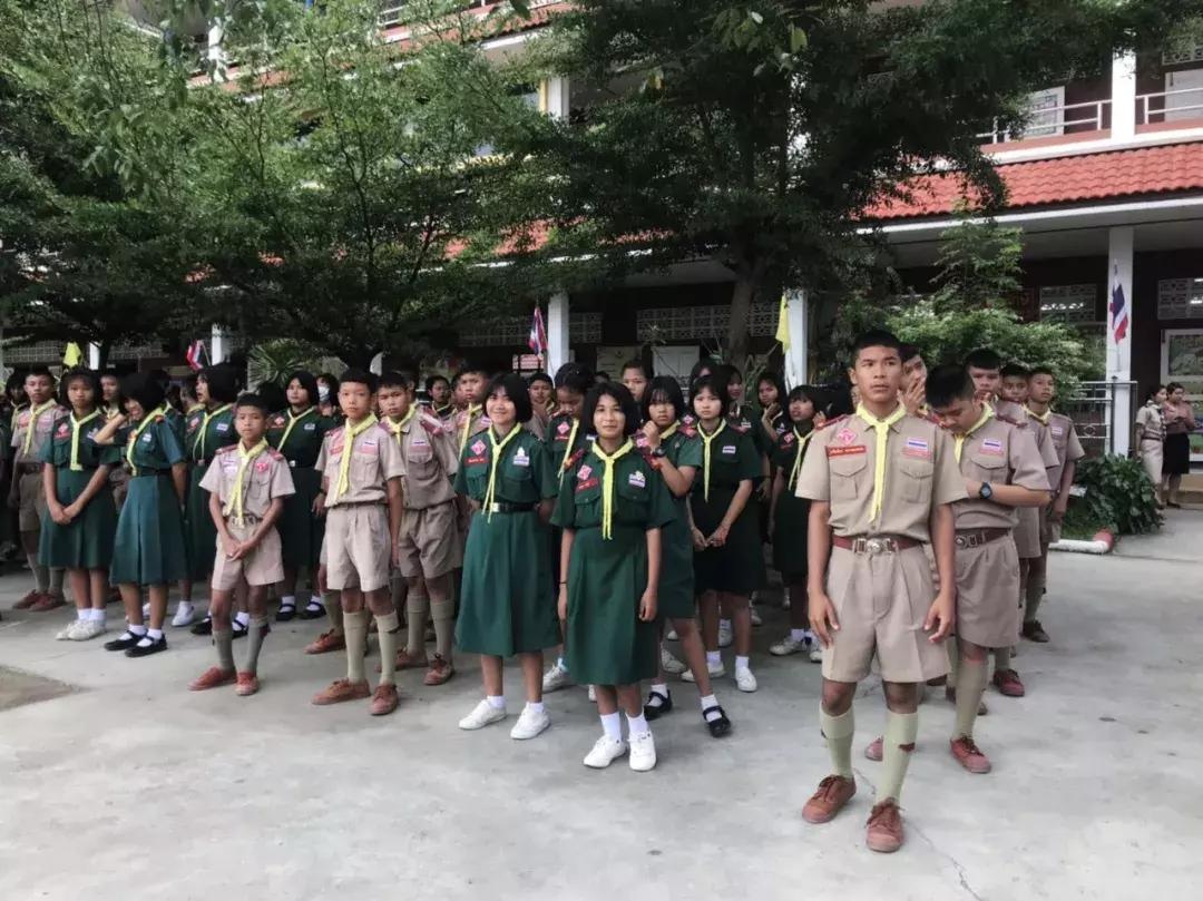 在切开与缝合之间磨合(一)|泰国校服文化脚注