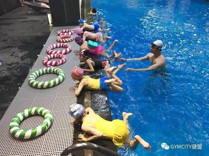 耳朵痛拍片子多少钱,耳朵痛去医院能花多少钱