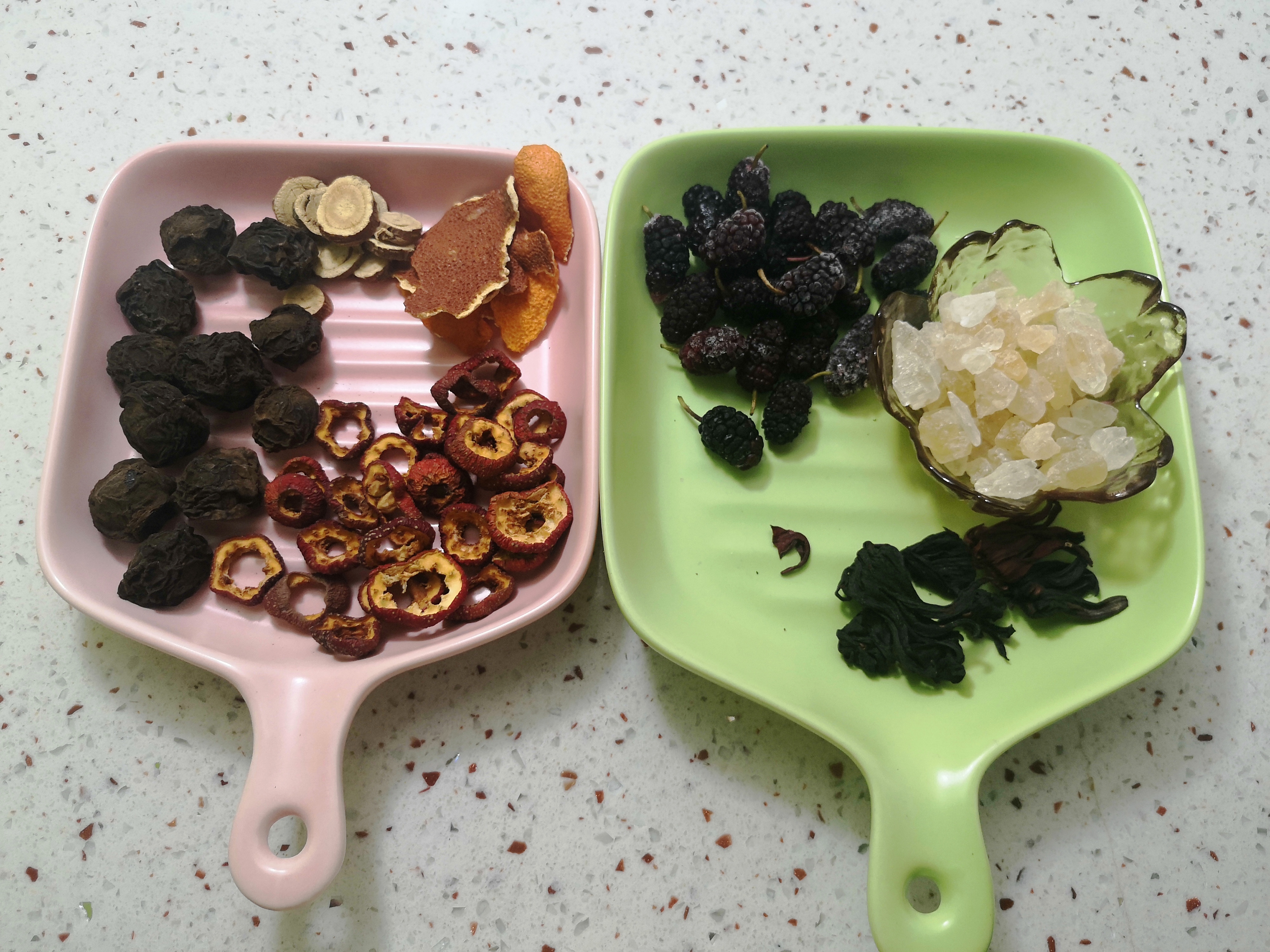 怎么自制酸梅汤超简单,在家里怎么做酸梅汤比较好喝