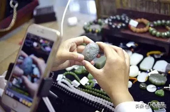 看直播忍不住买买买怎么控制,看直播买货什么心理