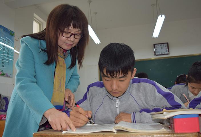 “孩子放学，我还没下班”，教育部发布解决方案，有人欢喜有人忧