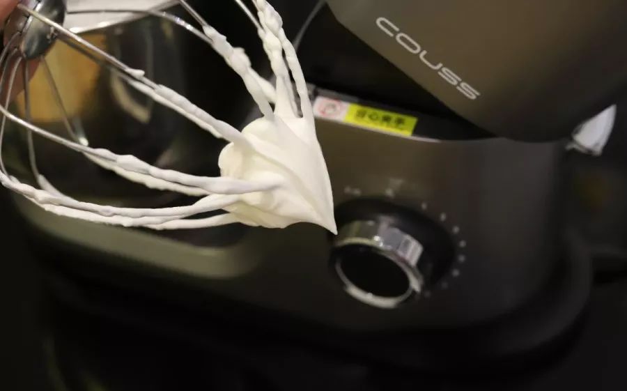 奶油鲜花蛋糕图片,鲜花奶油生日蛋糕