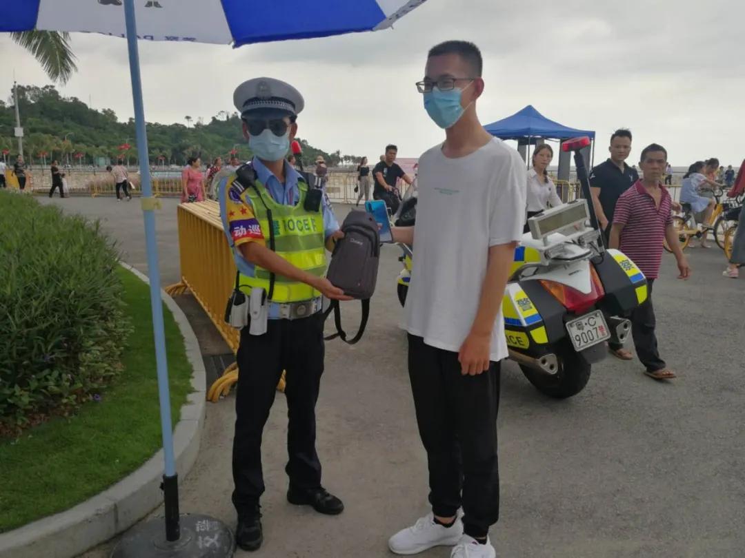 广州男子国庆穿“人字拖”来珠海沙滩游玩，一脚踩上钉子血流不止！家人急坏！