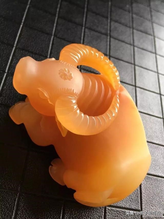 纯正的黄龙玉玉石手串,黄龙玉在玉石中排第几位