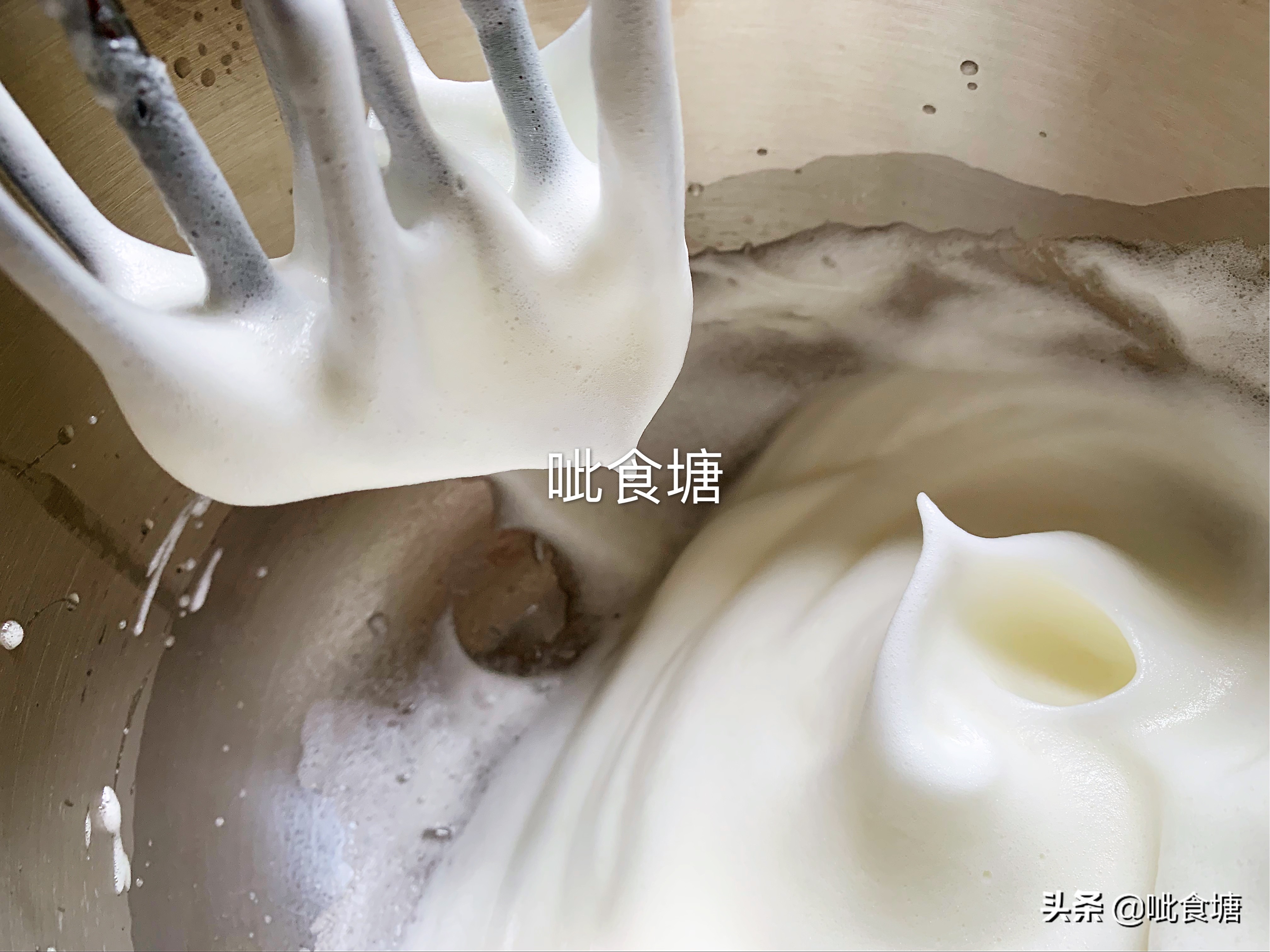 电饭煲蛋糕手动打发要多久,不用打发的蛋糕电饭煲做法