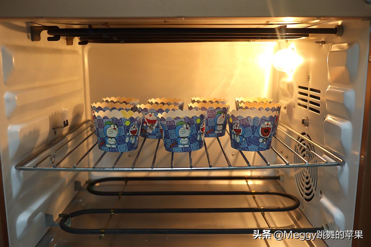 用10个鸡蛋做蛋糕不需要烤箱,如何用2个鸡蛋做蛋糕不需要牛奶