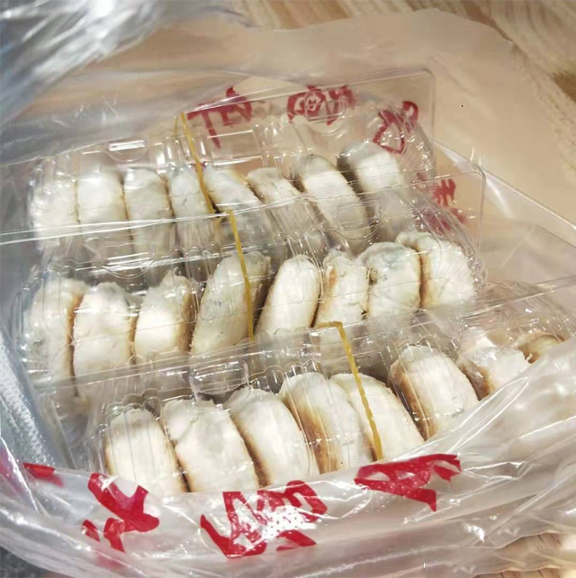 国庆送礼就选它！这家馅饼现做现卖，排长队，一天狂卖一万个