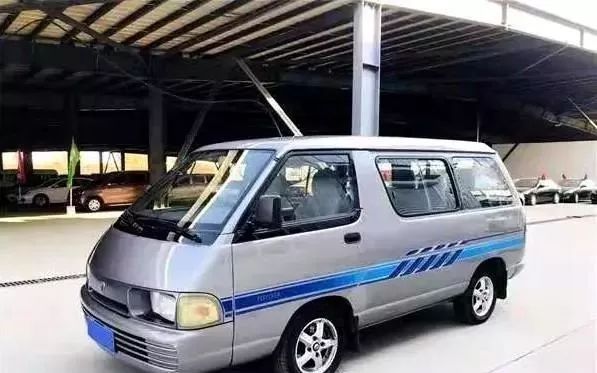 最新款丰田小霸王配置,进口丰田小霸王2.0