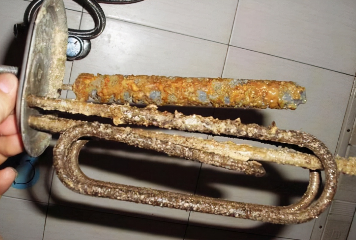 海尔热水器内胆漏水会漏电吗,热水器为啥会漏水