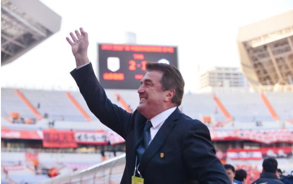 追忆鲁能,鲁能悼念安蒂奇图片