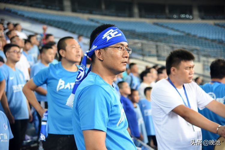 大连人对阵北京国安精彩回放,大连一方山东鲁能球迷助威