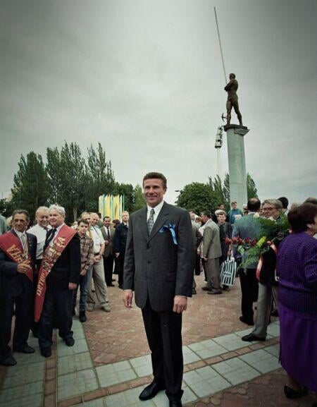 是谁打破了布勃卡的纪录,破了4次世界纪录