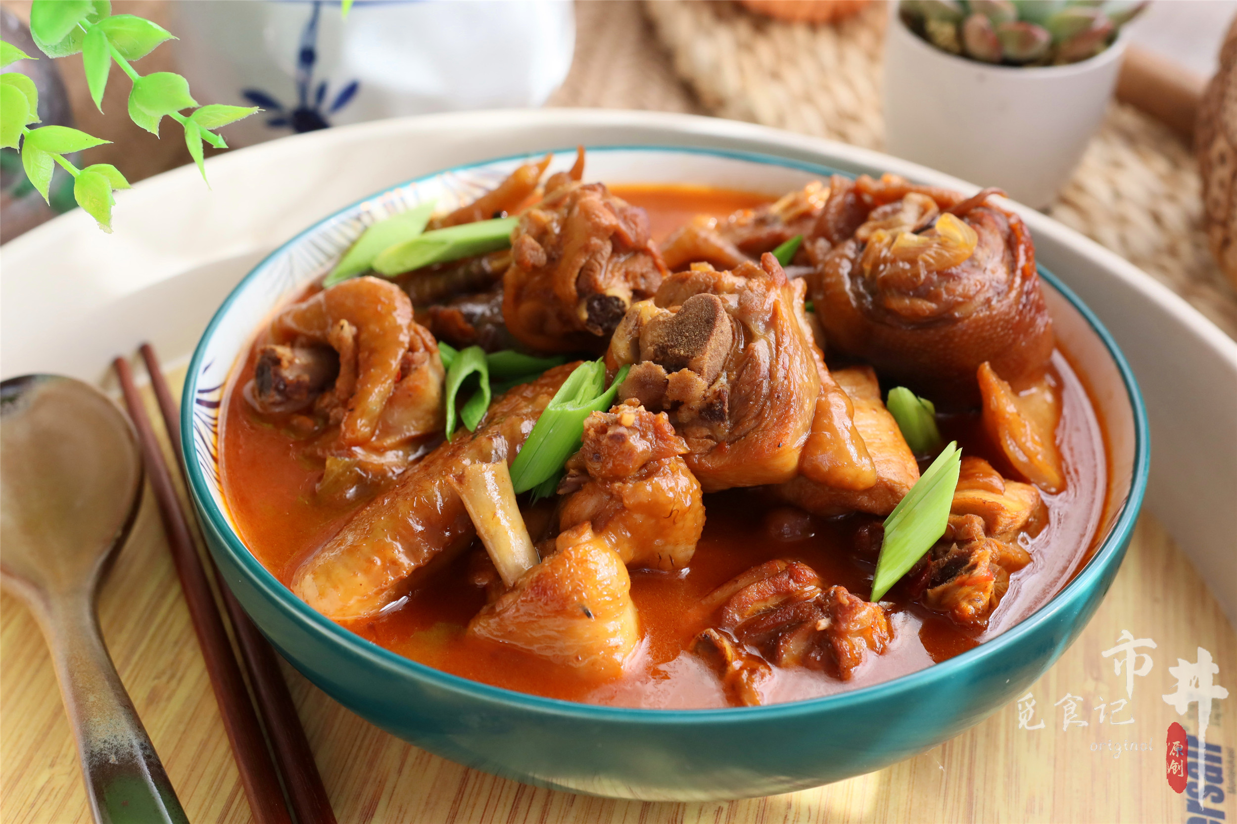 黄焖鸡怎么做汤比较浓鸡肉特别嫩,家常版黄焖鸡做酱和焖是关键