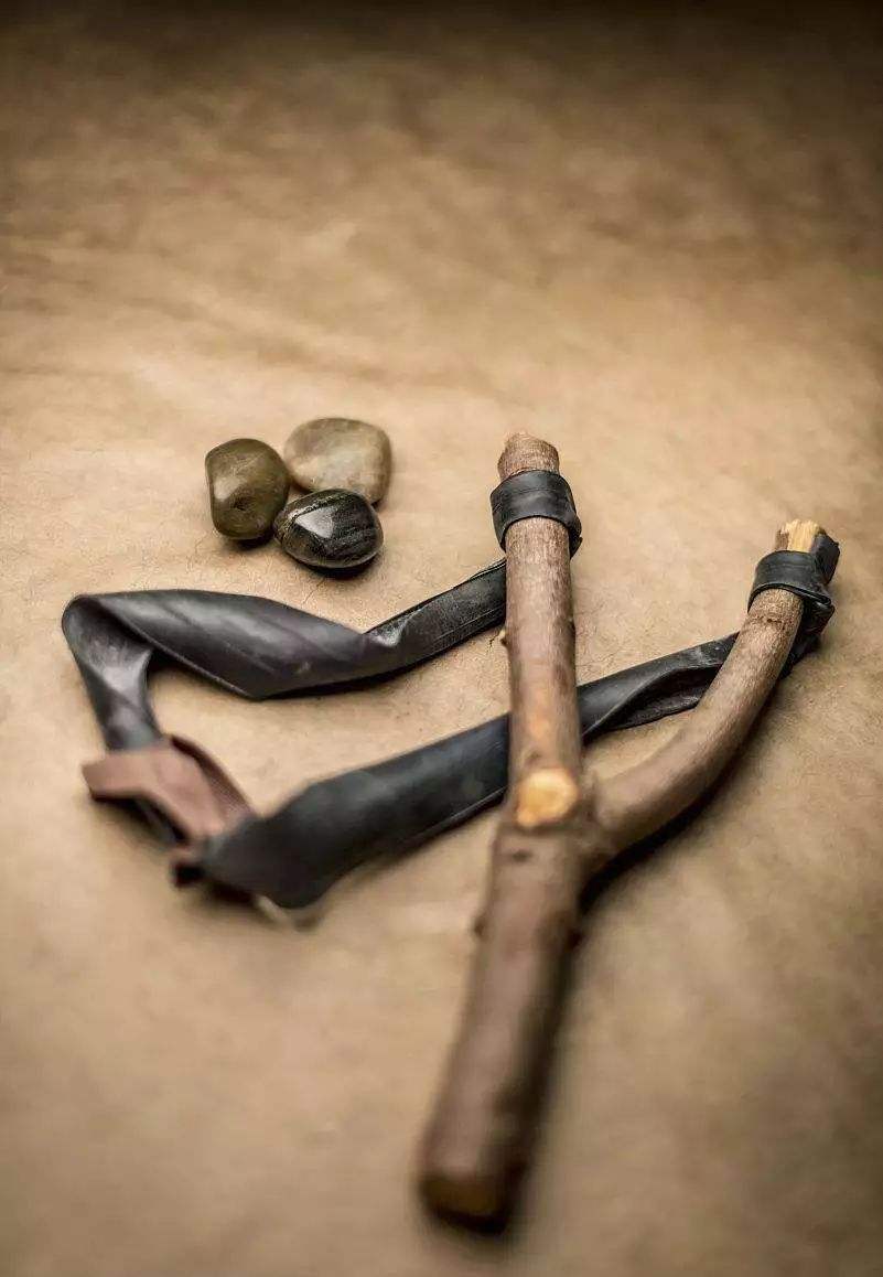 弹弓玩具破坏力,古代的弹弓是否可毙命