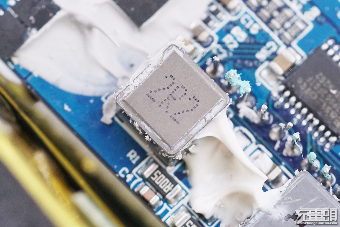 倍思30w超级硅充电器拆解,倍思65w移动电源拆解